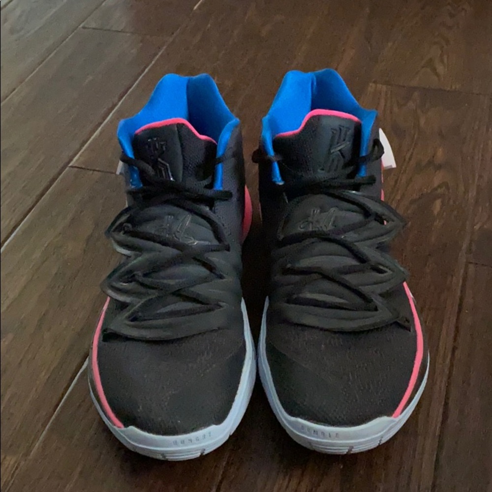 Kyrie 5’s